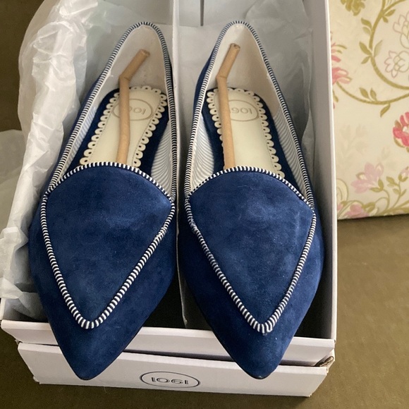 1901 purchased at Nordstrom. Navy suede flats never worn size 6 - Picture 6 of 8